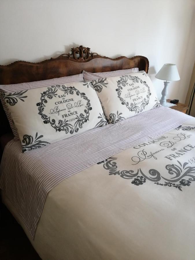 Casa Vacanze Donatella Carenno Ngoại thất bức ảnh