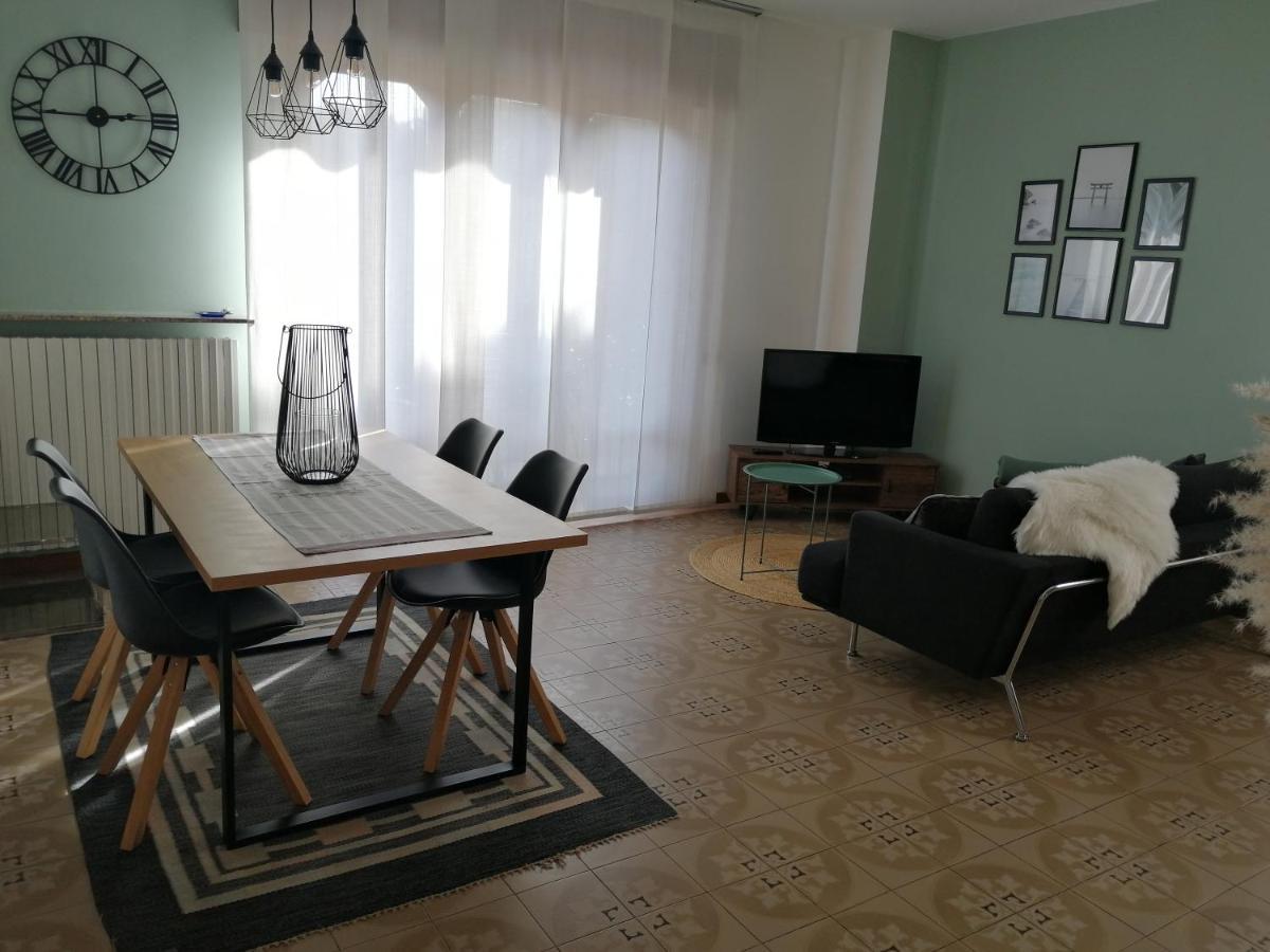 Casa Vacanze Donatella Carenno Ngoại thất bức ảnh