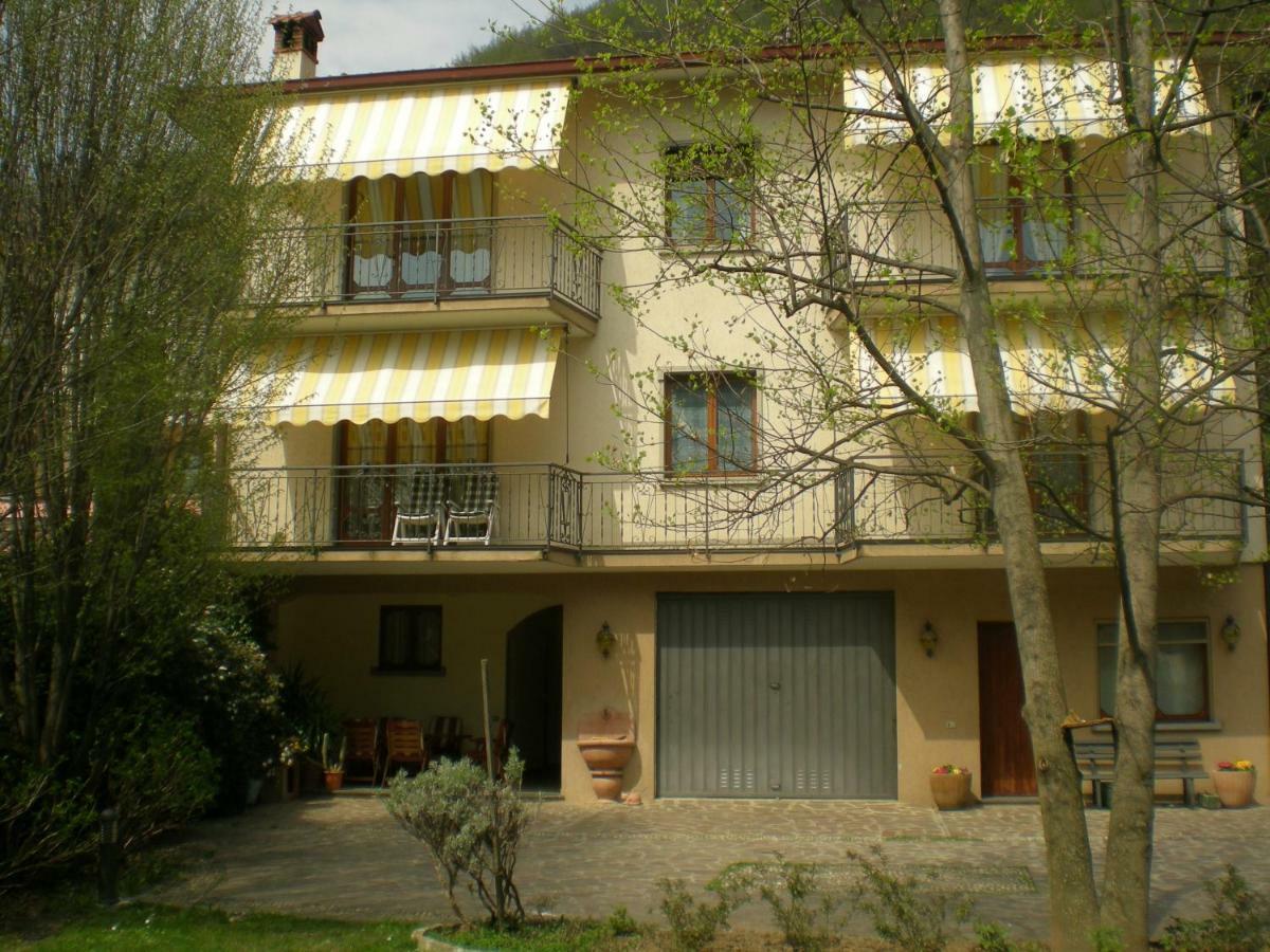 Casa Vacanze Donatella Carenno Ngoại thất bức ảnh
